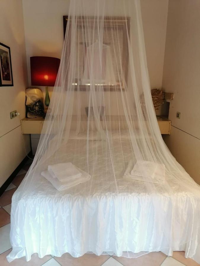 In A Lovely Garden Biennale Flat Venecia Exterior foto