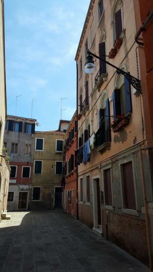 In A Lovely Garden Biennale Flat Venecia Exterior foto