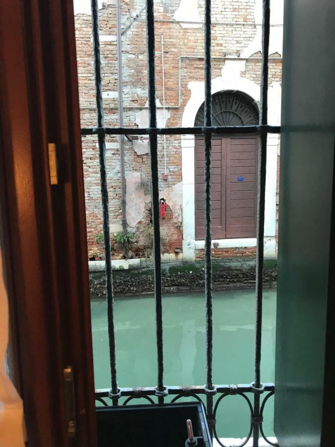 In A Lovely Garden Biennale Flat Venecia Exterior foto